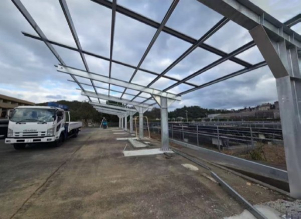 آنر انرجی: سولر کارپورٹس کے لامحدود امکانات کی نئی تعریف